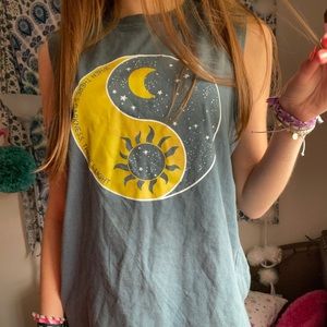 Size medium tank top!!